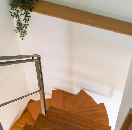 Pollicino House * 卡尔塔吉罗